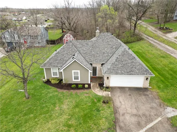 309 S Minter RD,  Grain Valley,  MO 64029