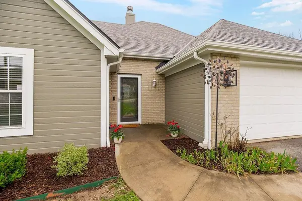 309 S Minter RD, Grain Valley, MO 64029