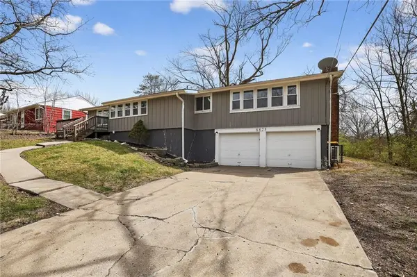 8823 E 23rd ST, Kansas City, MO 64129