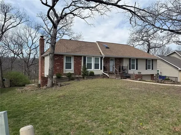 6926 Albervan ST, Shawnee, KS 66216