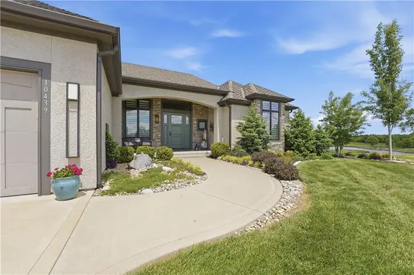 10439 N St Clair AVE, Kansas City, MO 64154