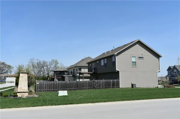 1640 Shadow DR, Leavenworth, KS 66048