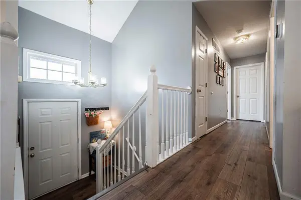 955 Stone Creek CIR, Gardner, KS 66030