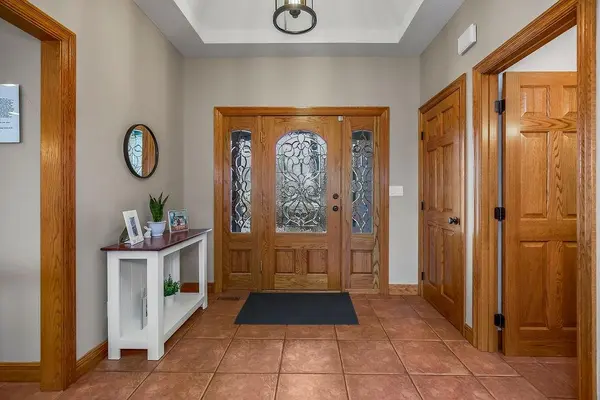 4852 Black Swan DR, Shawnee, KS 66216