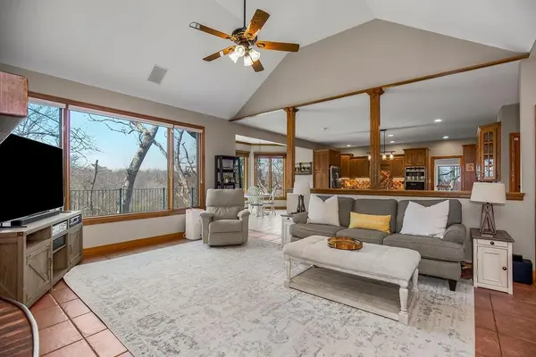 4852 Black Swan DR, Shawnee, KS 66216