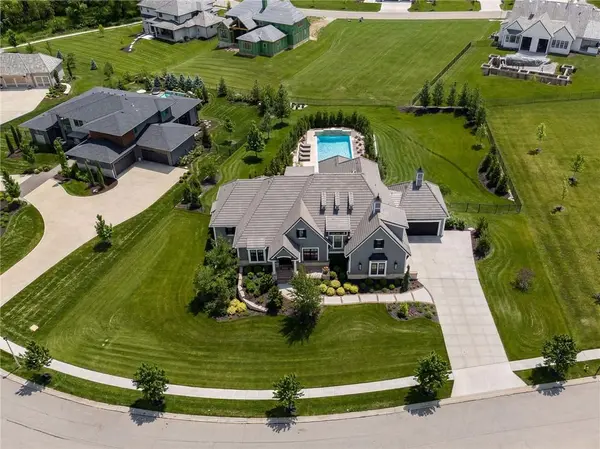16913 Bond ST, Overland Park, KS 66221