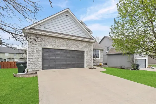 2638 W Catalpa ST, Olathe, KS 66061
