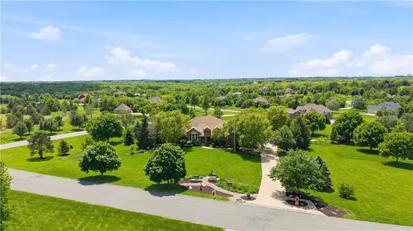 10777 W 179th TER, Overland Park, KS 66013