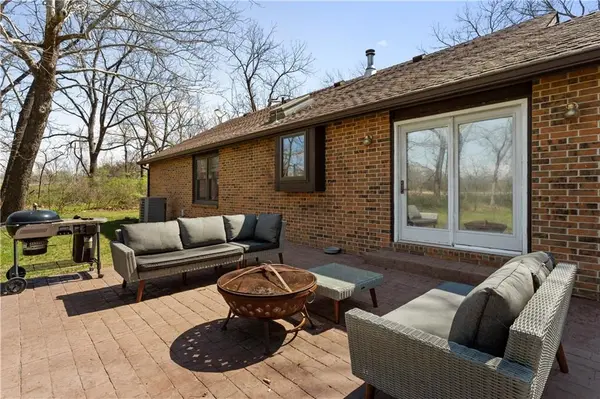 153 E 1250 RD, Baldwin City, KS 66006