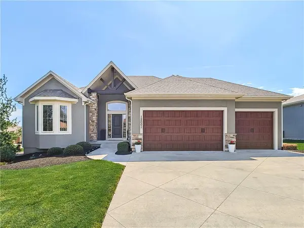 12001 W 164th ST, Overland Park, KS 66221