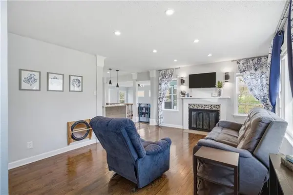 7720 E 70th TER, Kansas City, MO 64133