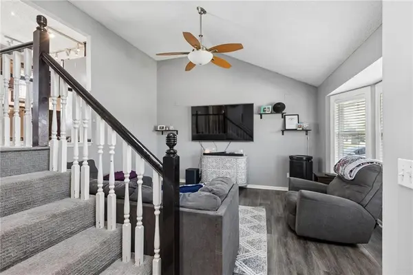7521 N Stark AVE, Kansas City, MO 64158