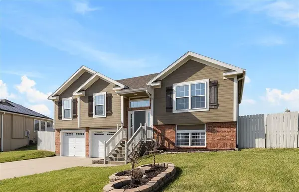 1505 Emerald WAY, Warrensburg, MO 64093