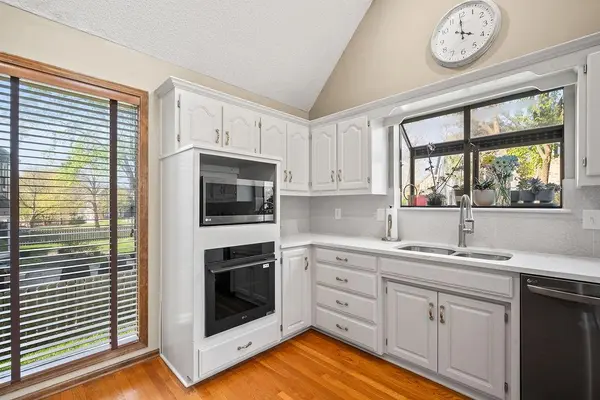 11505 Grant DR, Overland Park, KS 66210