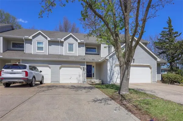 10812 W 116th ST, Overland Park, KS 66210