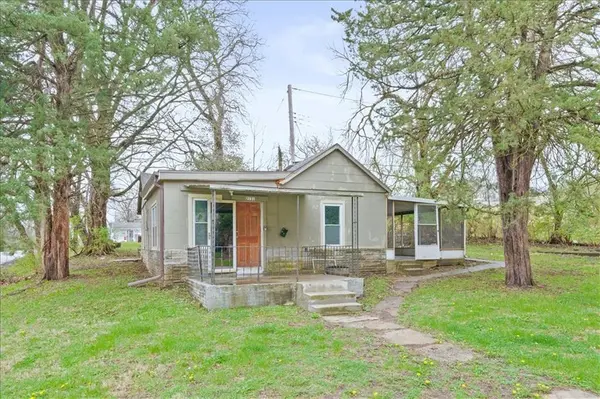 2131 E 81st ST, Kansas City, MO 64132