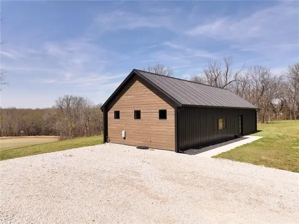107 SE 40Th RD, Lamar, MO 64759