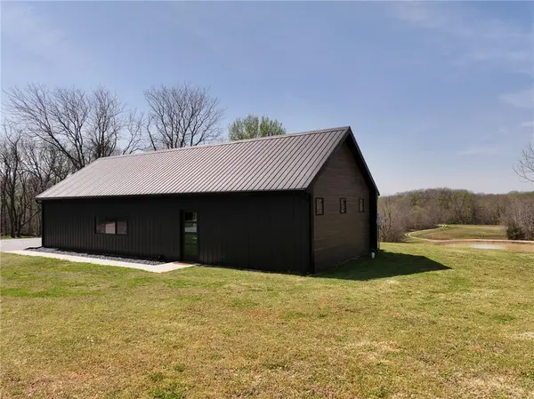 107 SE 40Th RD, Lamar, MO 64759
