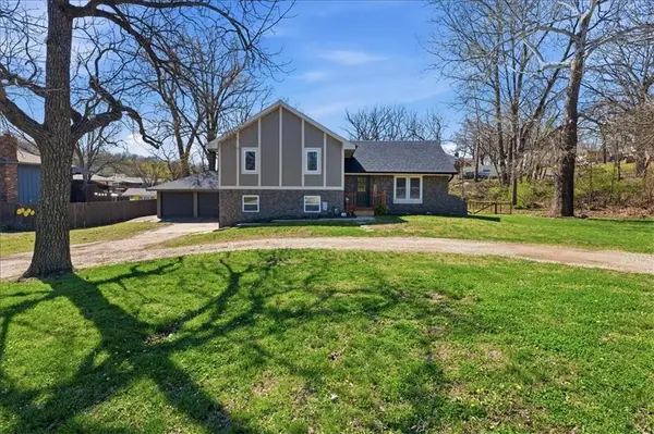 13331 Metropolitan AVE,  Bonner Springs,  KS 66012