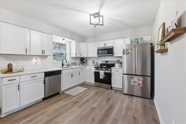 13331 Metropolitan AVE, Bonner Springs, KS 66012