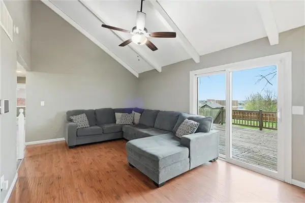 1328 SE Piccadilly ST, Blue Springs, MO 64014