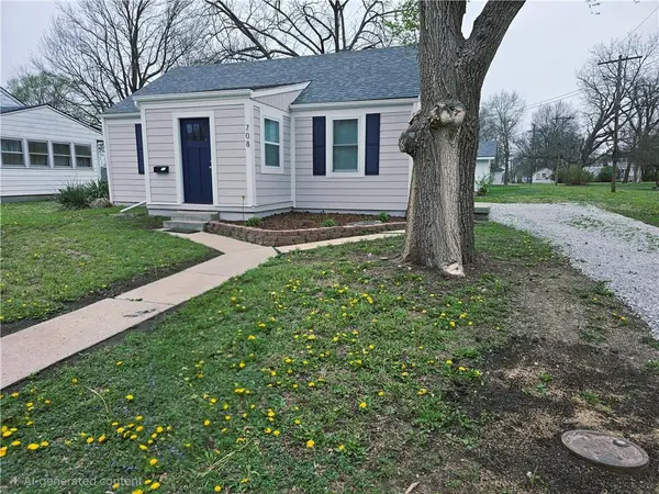 708 Pine ST, Belton, MO 64012