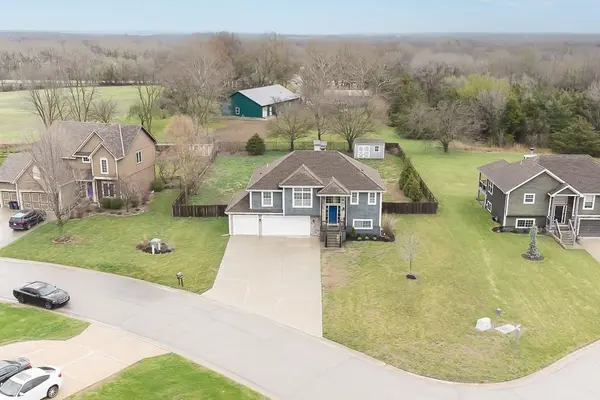6983 141st ST, Basehor, KS 66007