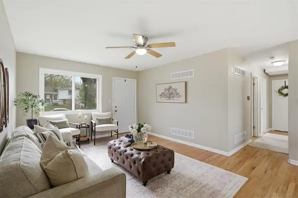 5200 S Delaware AVE, Independence, MO 64055