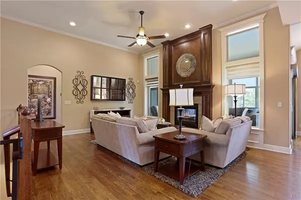 9702 Shady Bend CIR, Lenexa, KS 66227