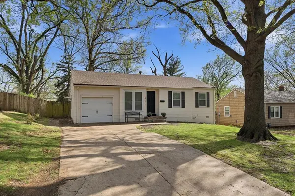 421 W 88 ST, Kansas City, MO 64114