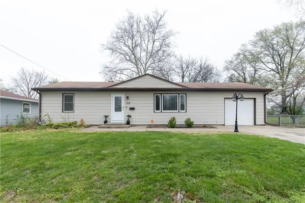 4404 E 137th ST, Grandview, MO 64030