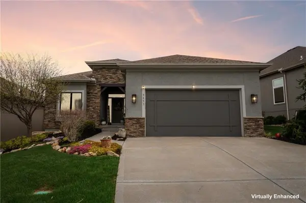 9853 Hollis LN, Lenexa, KS 66227