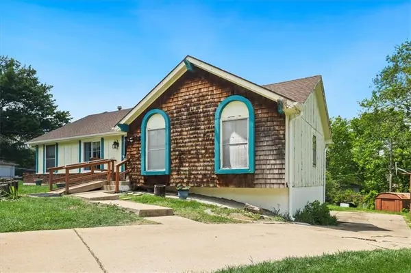 8922 Tennessee AVE, Kansas City, MO 64138