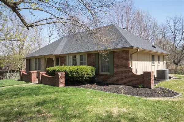 3607 E Colony SQ, St Joseph, MO 64506