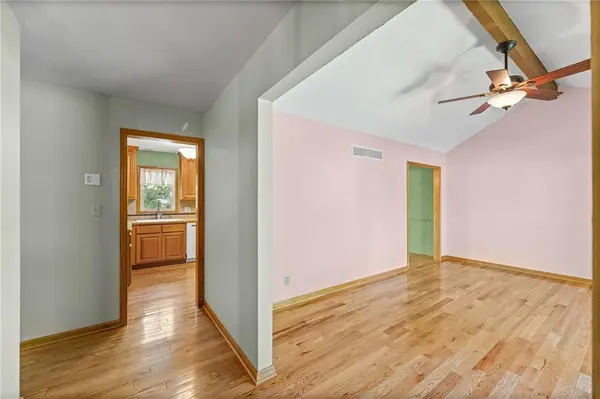 8205 W 57th TER, Merriam, KS 66202