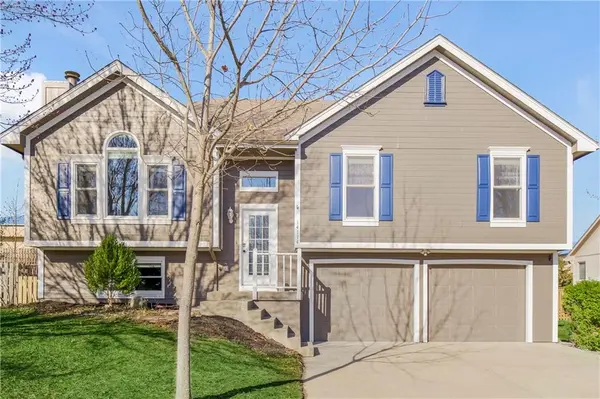 14114 Lora ST, Smithville, MO 64089