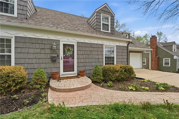 5105 Fontana ST, Roeland Park, KS 66205