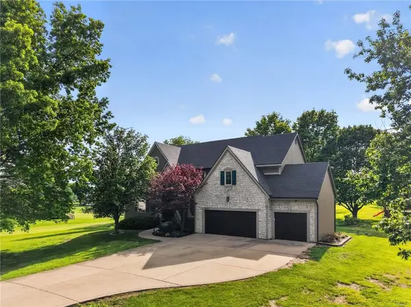 17570 Bond AVE, Overland Park, KS 66221