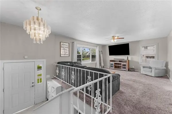 106 NW 61st ST, Gladstone, MO 64118