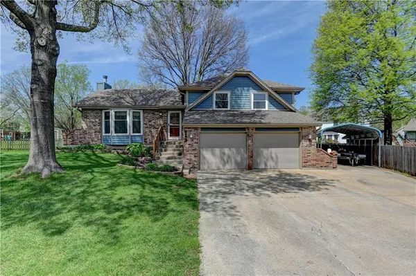 249 S Chambery DR, Olathe, KS 66061