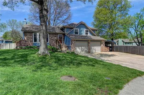 249 S Chambery DR, Olathe, KS 66061