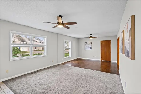 8617 Grant ST, Overland Park, KS 66212