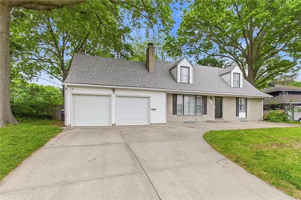 4937 NE Chouteau DR, Kansas City, MO 64119