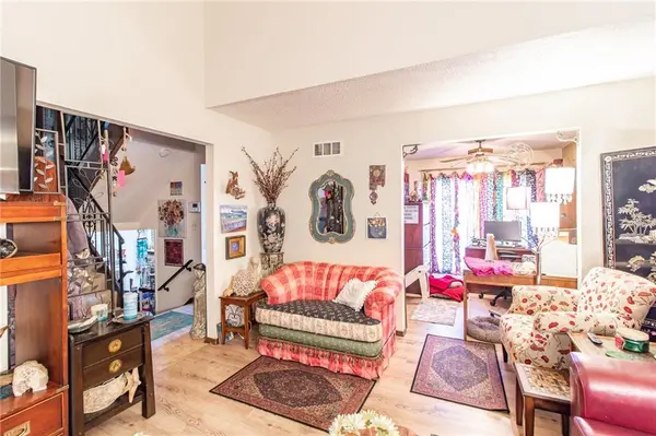 9028 E 96Th TER, Kansas City, MO 64134