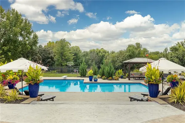 12320 Donovan DR, Country Club, MO 64505