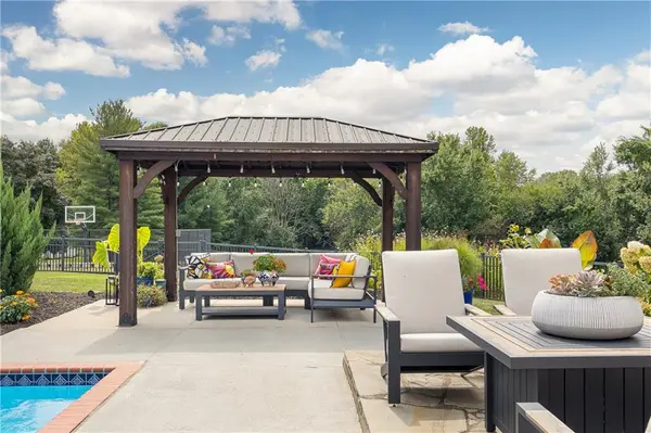 12320 Donovan DR, Country Club, MO 64505
