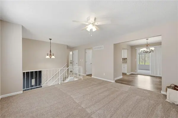 2101 NW 64th TER, Kansas City, MO 64151