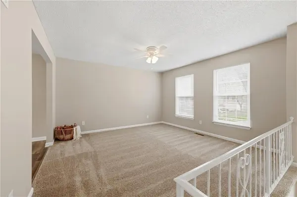 2101 NW 64th TER, Kansas City, MO 64151