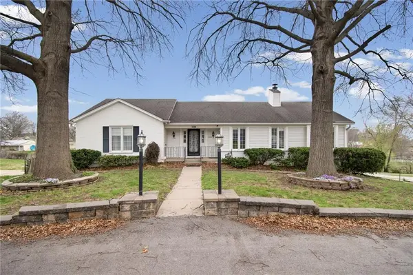 3300 S Hawthorne AVE, Independence, MO 64052