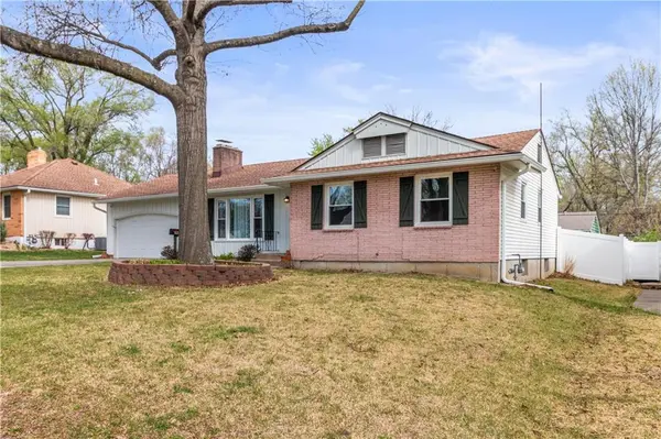 9804 E 79th TER, Raytown, MO 64138